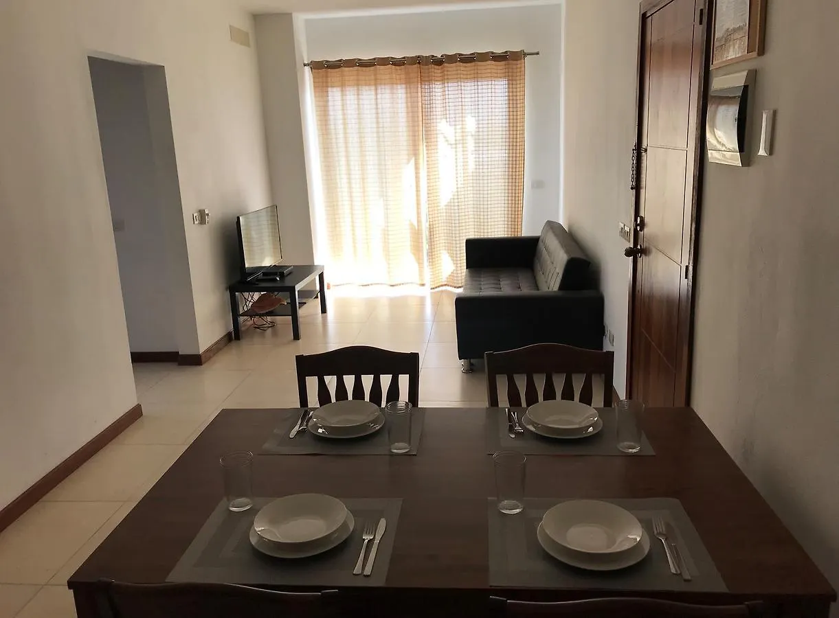 Maggy'S House Lejlighed La Romana 0*,